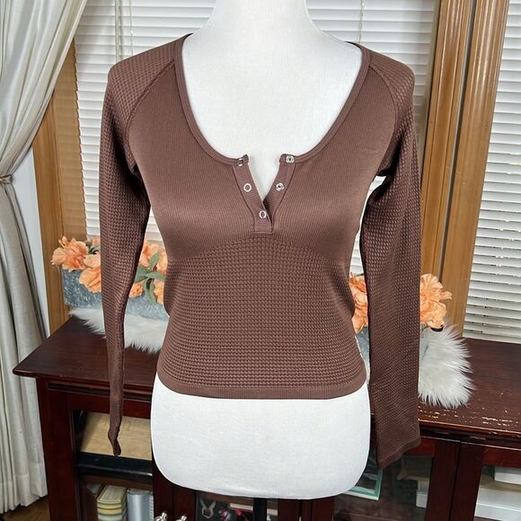 FP Movement Bail Out Crop Thermal Knit Top Size M/L NWT - Picture 4 of 7